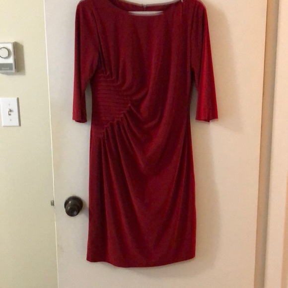 Red dress lined - Picture 1 of 3